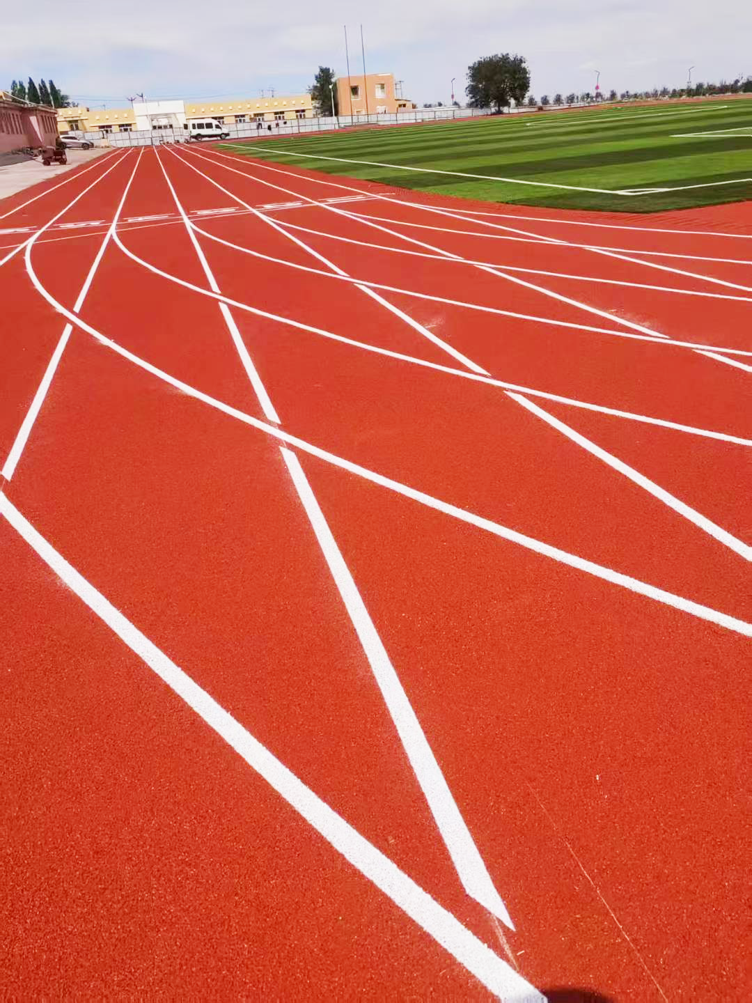 新疆塔城裕民透气型跑道